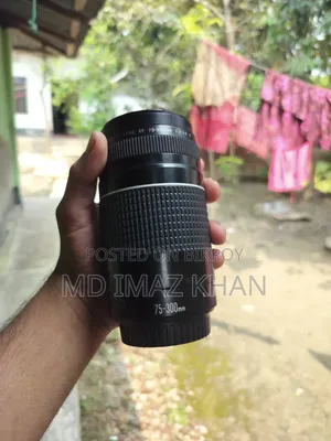 Selling a Canon Ef 75-300mm zoom lens in great condition