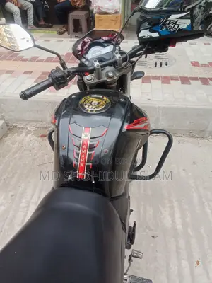 ইয়ামাহা এফজেড ২০১৩ কালো