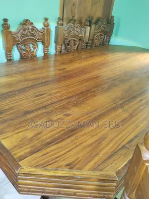 কড়াই কাঠের ডাইনিং টেবিল