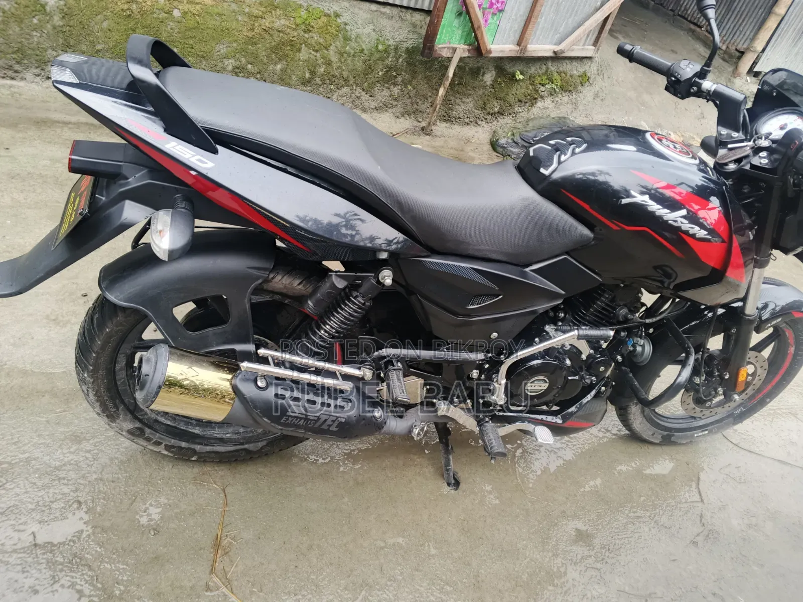 Bajaj Pulsar 150 2025 Black