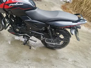 Bajaj Pulsar 150 2025 Black