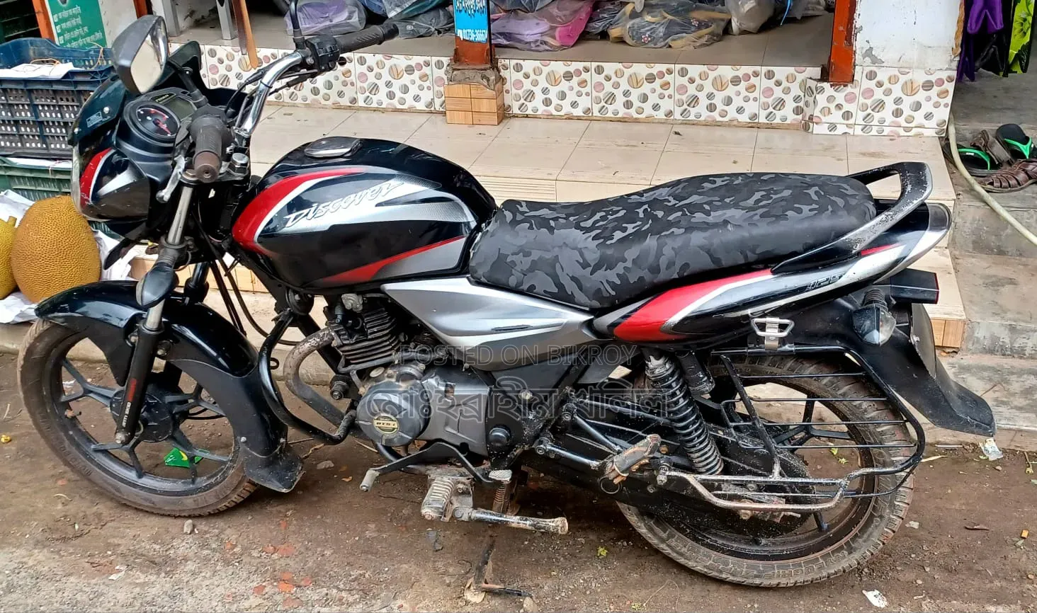 বাজাজ ডিসকভার ১২৫ ২০২০ ব্ল্যাক