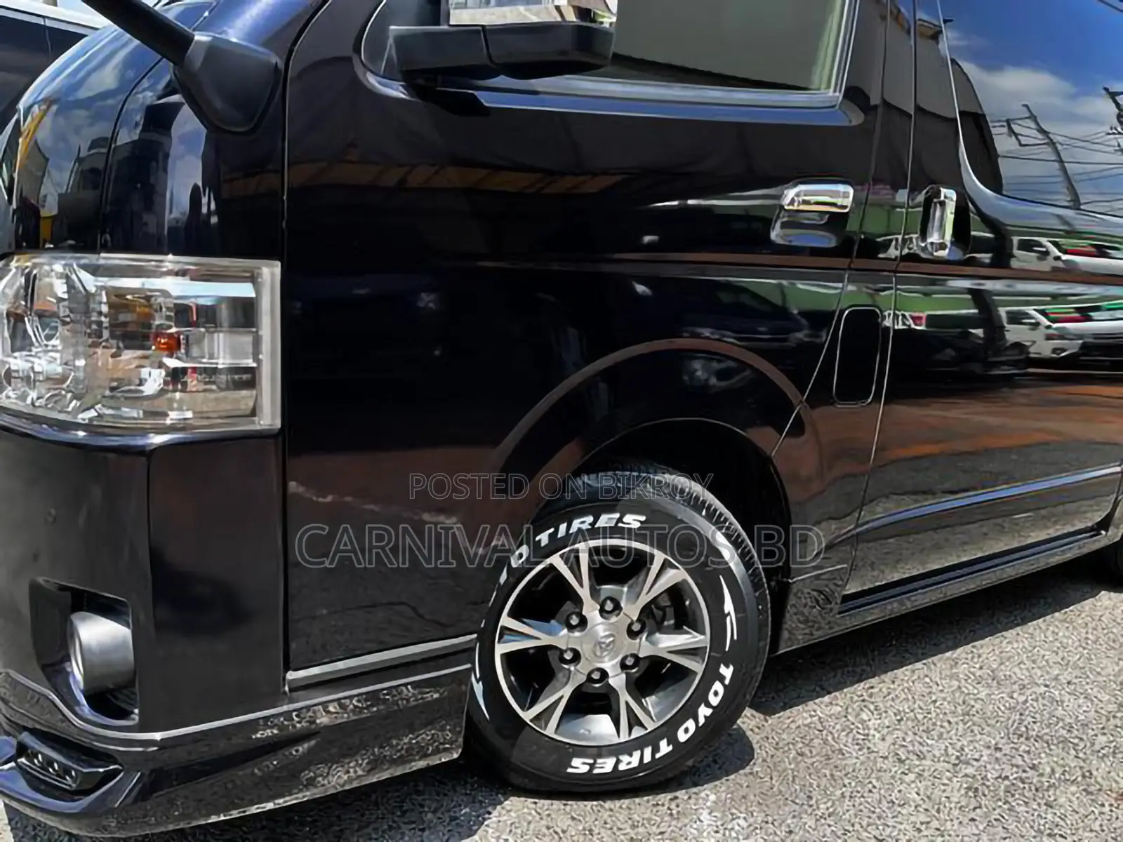 Toyota HiAce 2021 Black