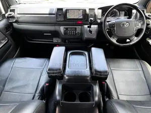 Toyota HiAce 2021 Black