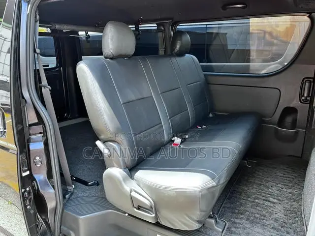 Toyota HiAce 2021 Black