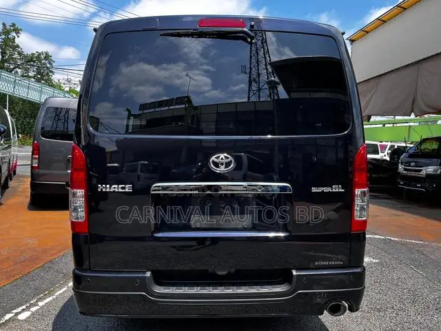 Toyota HiAce 2021 Black