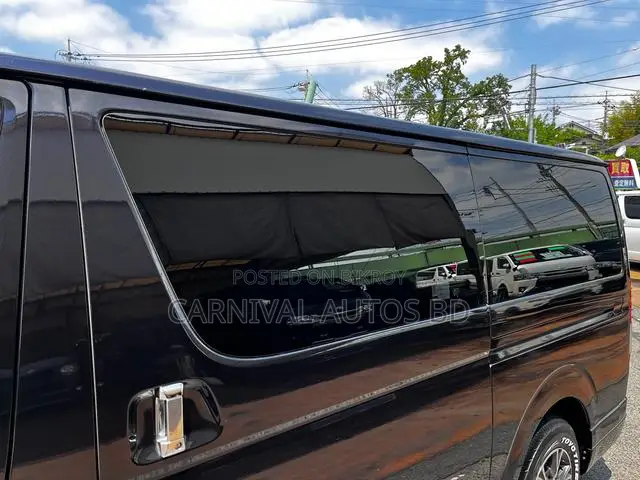 Toyota HiAce 2021 Black