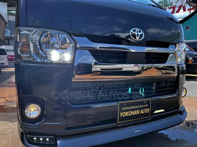 Toyota HiAce 2021 Black