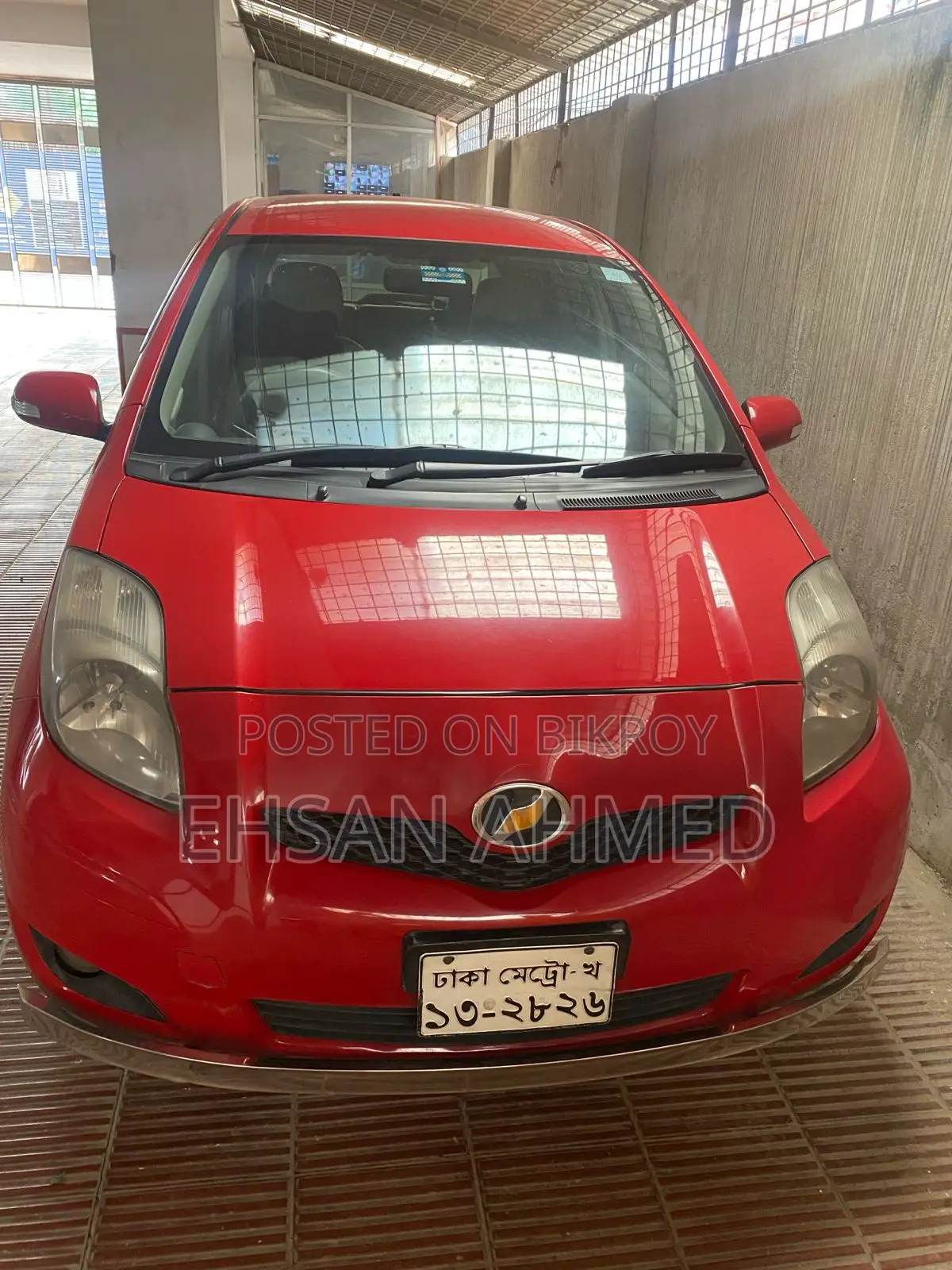 Toyota Vitz 1.3 Front Wheel Drive 5-door 2009 Red