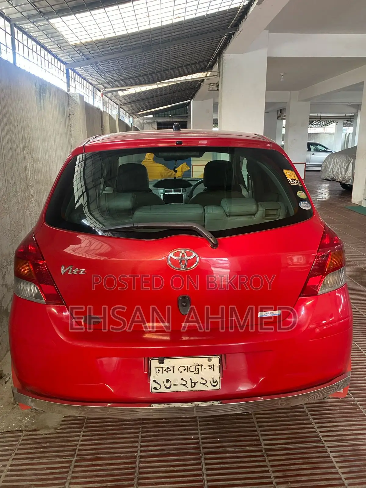 Toyota Vitz 1.3 Front Wheel Drive 5-door 2009 Red