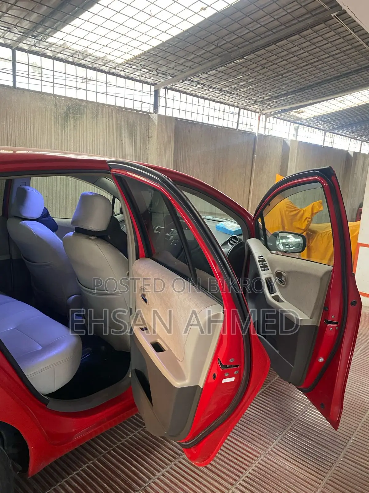 Toyota Vitz 1.3 Front Wheel Drive 5-door 2009 Red