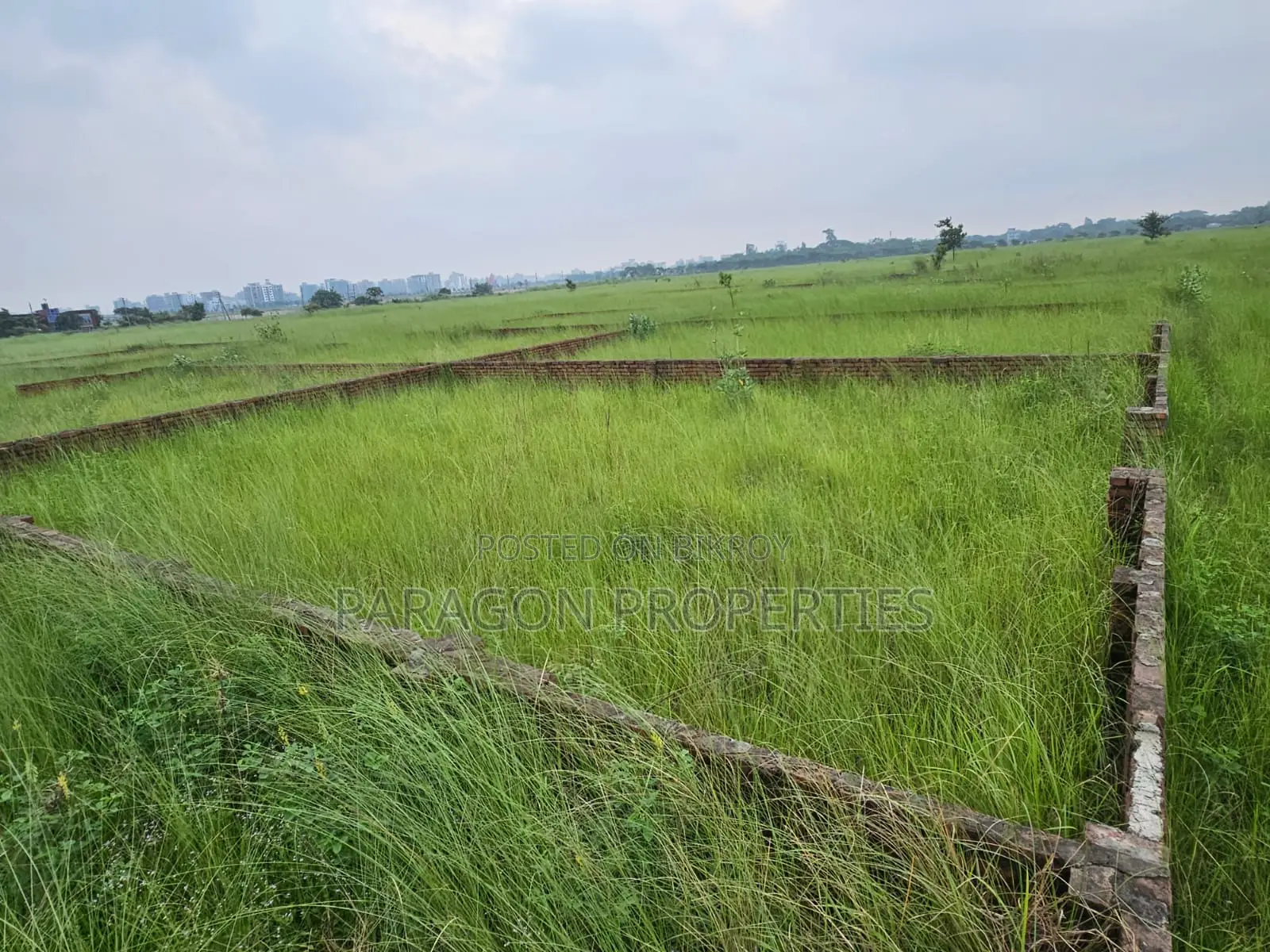 3 Katha Plot For Sale In P Extension Block Near Madani Avenue