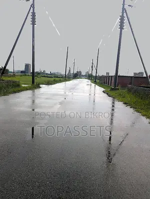 Urgent Sale: Prime North Facing 3 Katha Plot, Bashundhara N-block