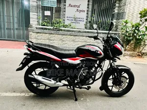 বাজাজ ডিসকভার ১২৫ ২০২২ কালো