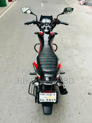 বাজাজ ডিসকভার ১২৫ ২০২২ কালো