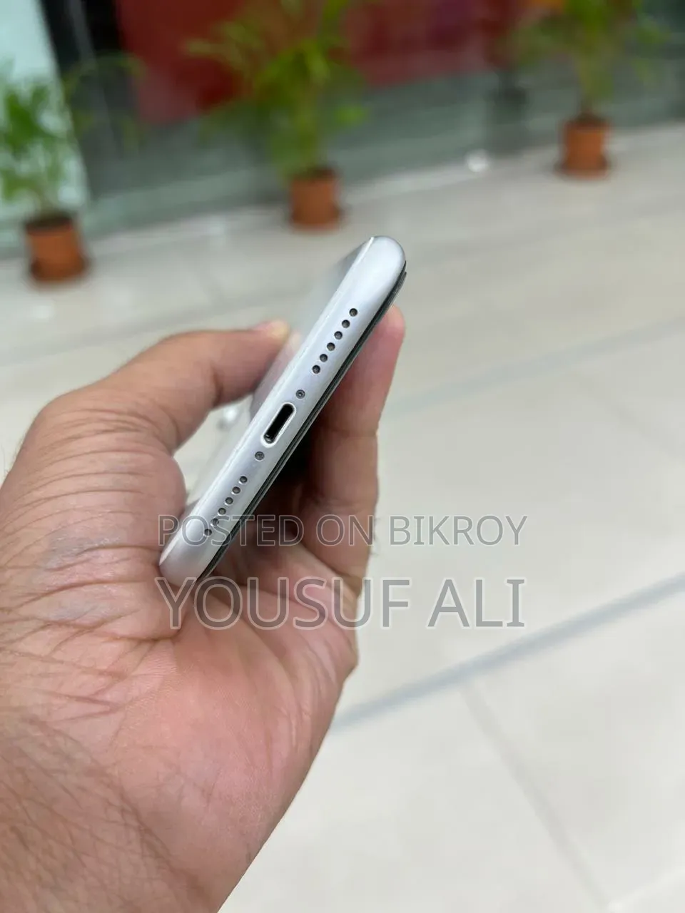 অ্যাপল আইফোন এক্সআর ১২৮ জিবি সিলভার