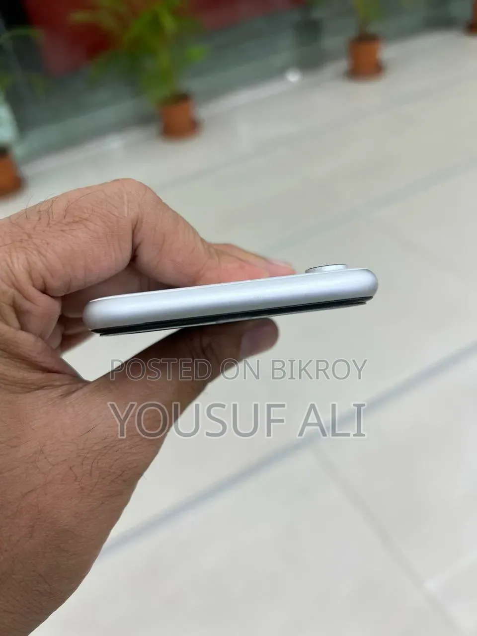 অ্যাপল আইফোন এক্সআর ১২৮ জিবি সিলভার