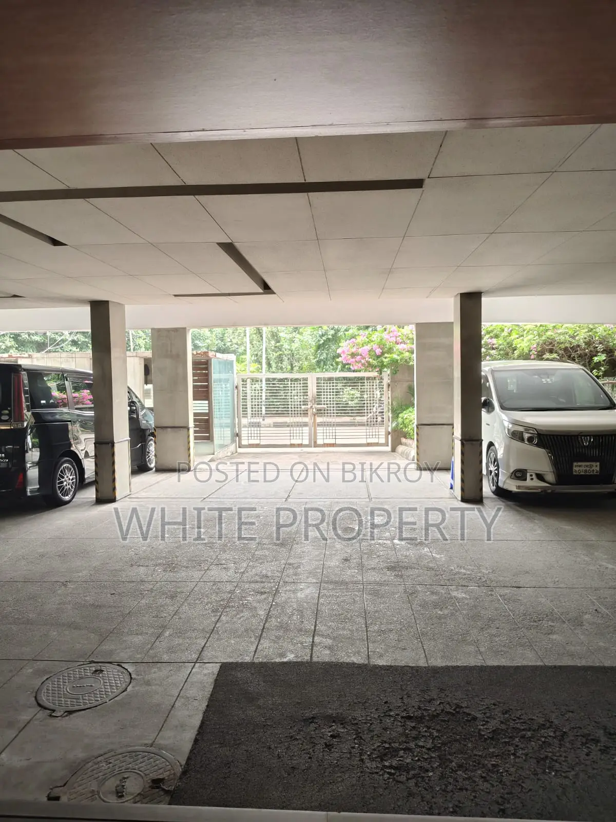 4-bedroom Apartment in White Property, Baridhara for Sale