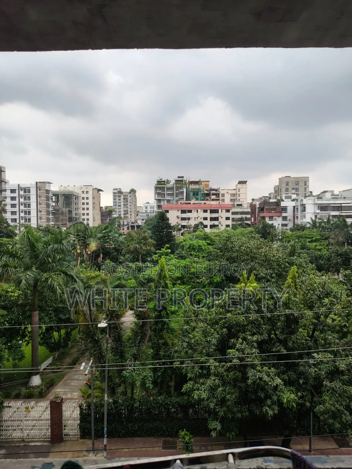4-bedroom Apartment in White Property, Baridhara for Sale