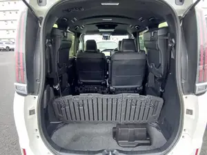 Toyota Esquire 1.8 Front Wheel Drive Hybrid (7 Seater) 2021 Pearl