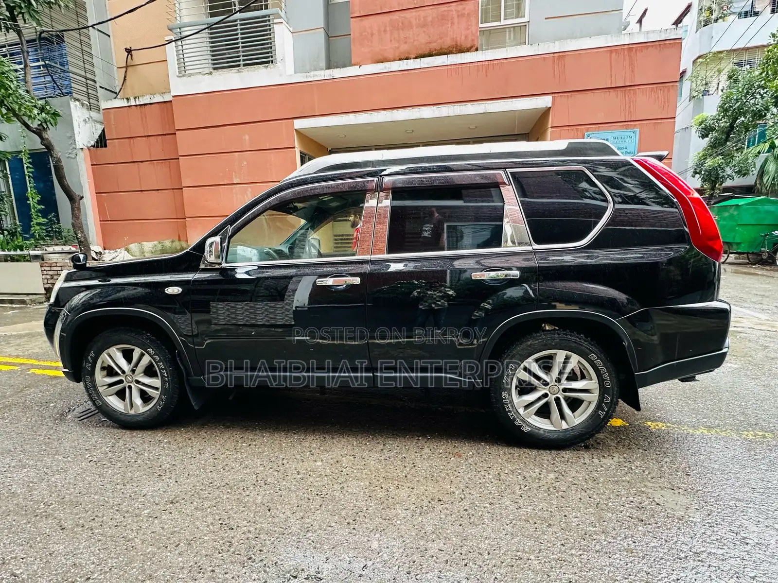 Nissan X-Trail 2.5 Petrol 4x4 SE 2011 Black