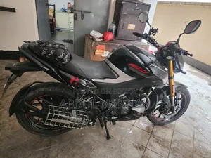 Hero Thriller 160R 4V 2024 Black