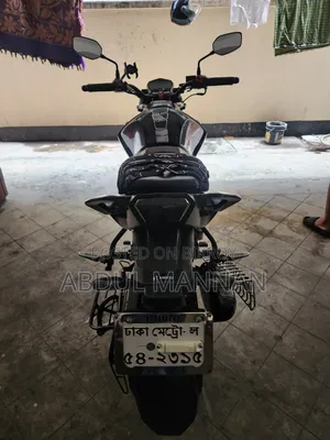 Hero Thriller 160R 4V 2024 Black