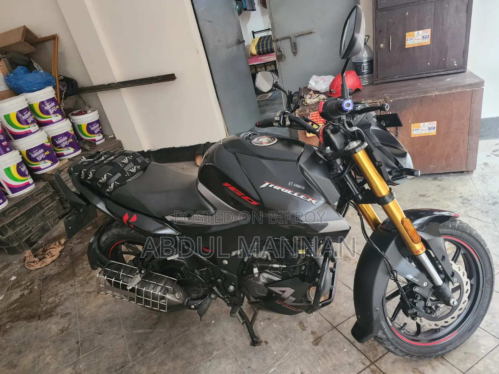 Hero Thriller 160R 4V 2024 Black