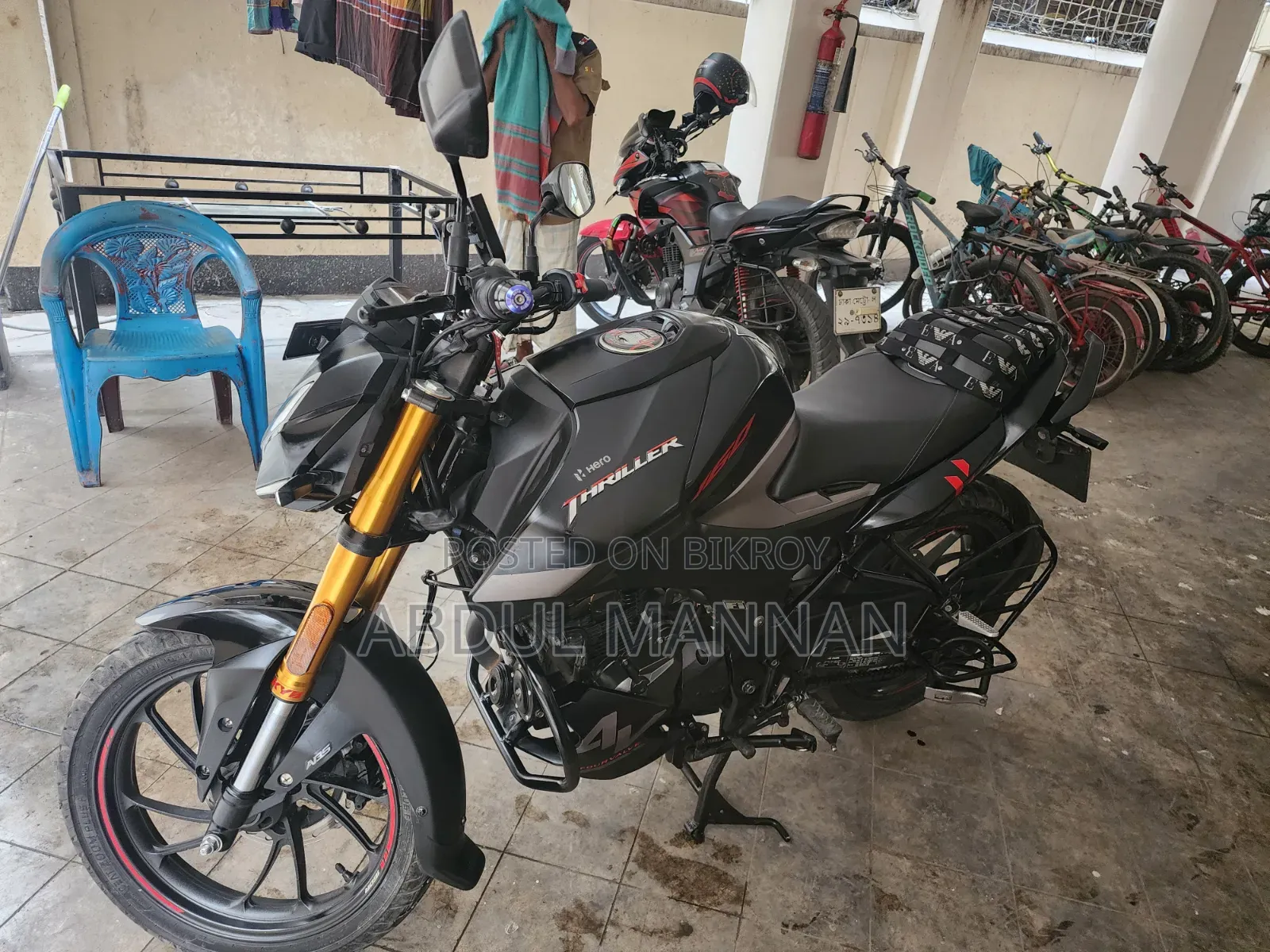 Hero Thriller 160R 4V 2024 Black