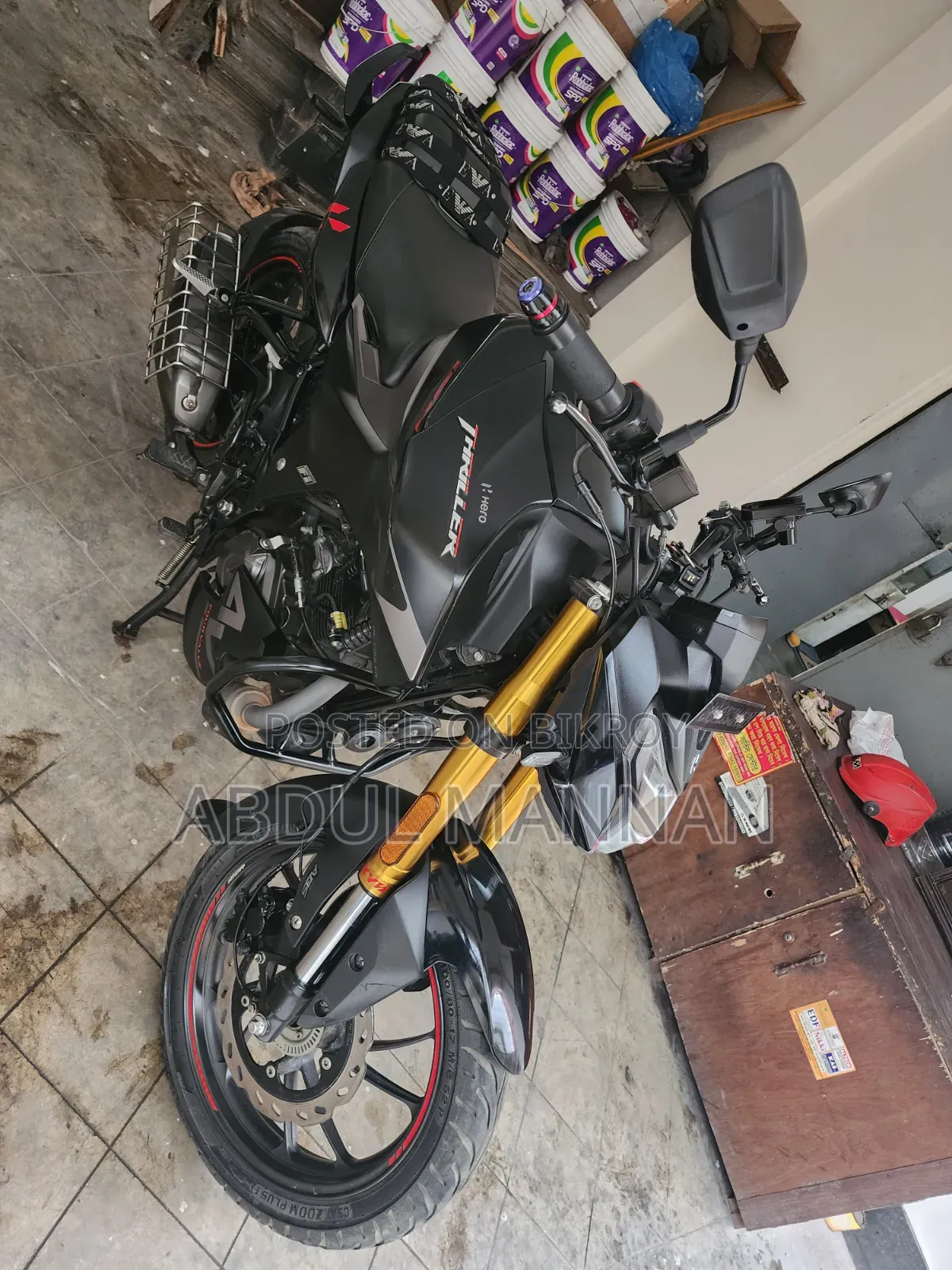 Hero Thriller 160R 4V 2024 Black