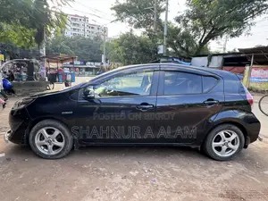 Toyota Aqua 2017 Black