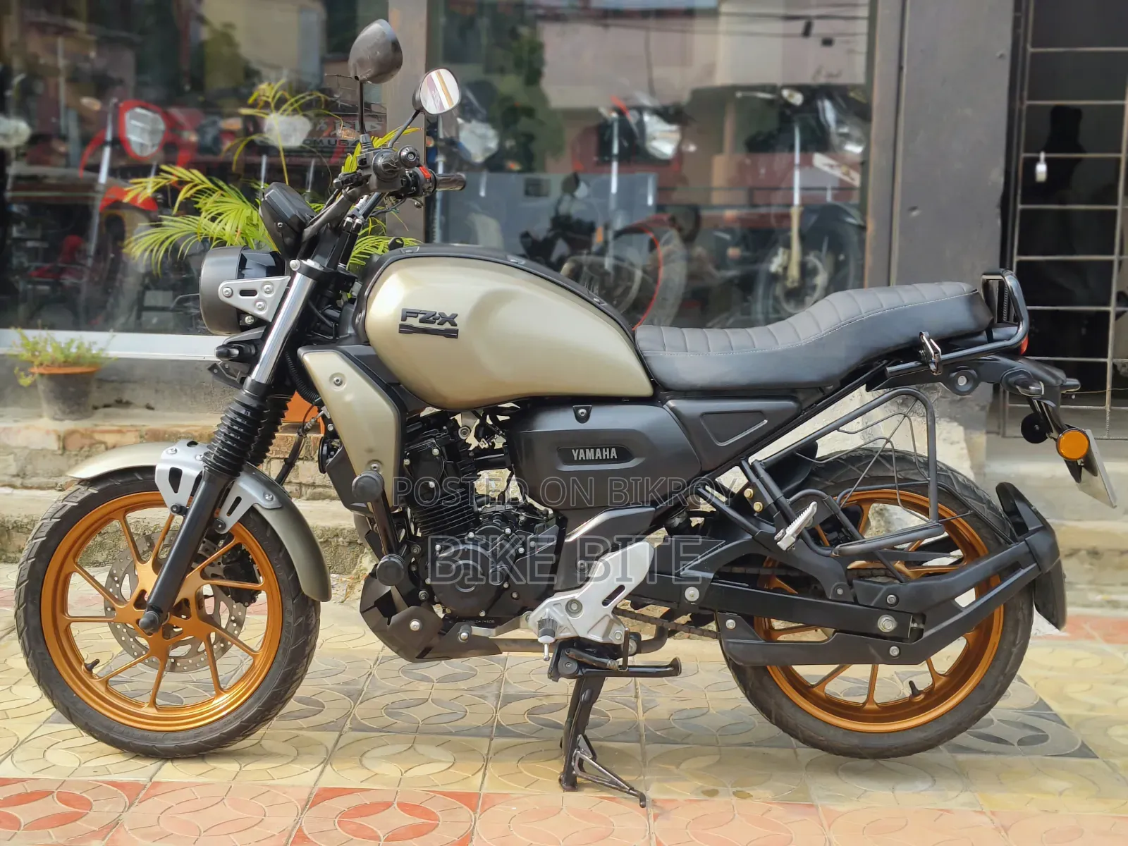 Yamaha FZ 2025 Gold
