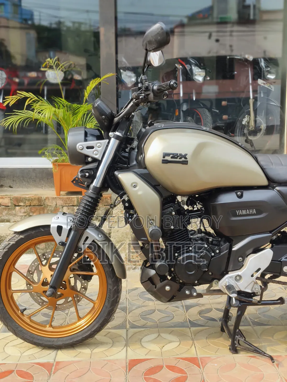 Yamaha FZ 2025 Gold