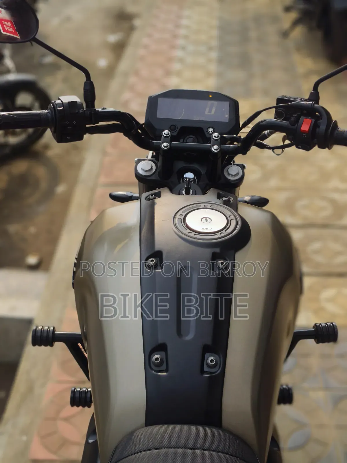 Yamaha FZ 2025 Gold