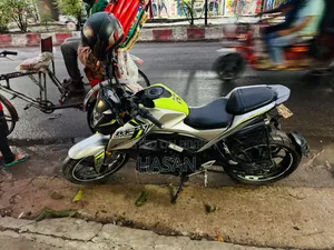 ইয়ামাহা ২০১৬ সিলভার