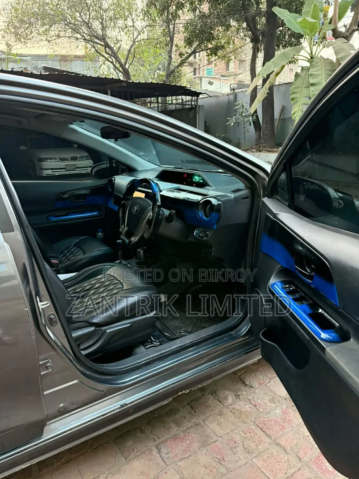 Toyota Aqua 2013 Gray