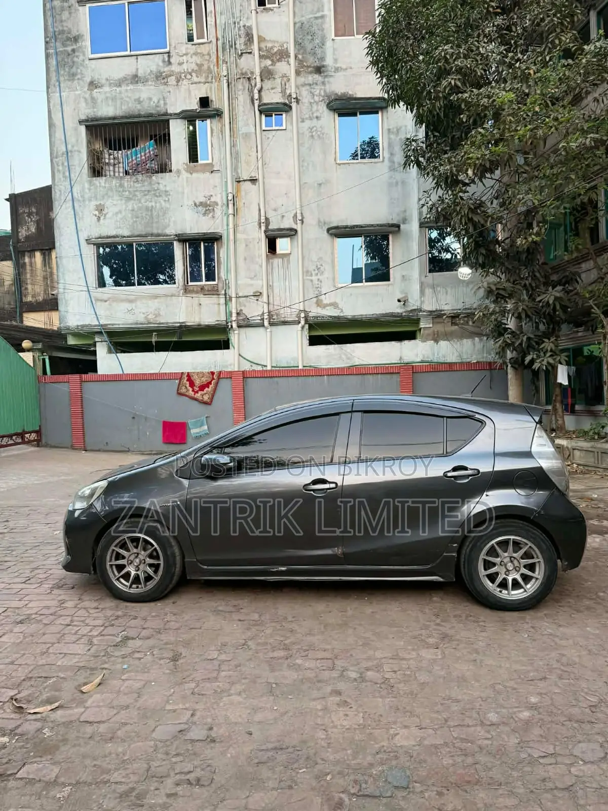 Toyota Aqua 2013 Gray