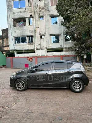 Toyota Aqua 2013 Gray