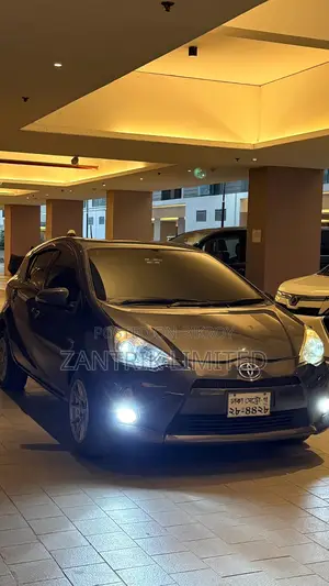 Toyota Aqua 2013 Gray