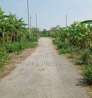 ৩০ ফুট রোড ৩ কাঠা লেক পার্ক ইস্ট অ্যাট সেক্টর-২৩