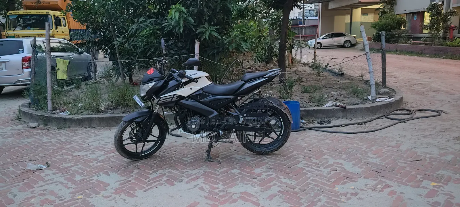 Bajaj Pulsar NS 160 2018 White