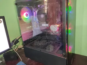 Desktop Computer Asus 8GB AMD Ryzen SSD 256GB