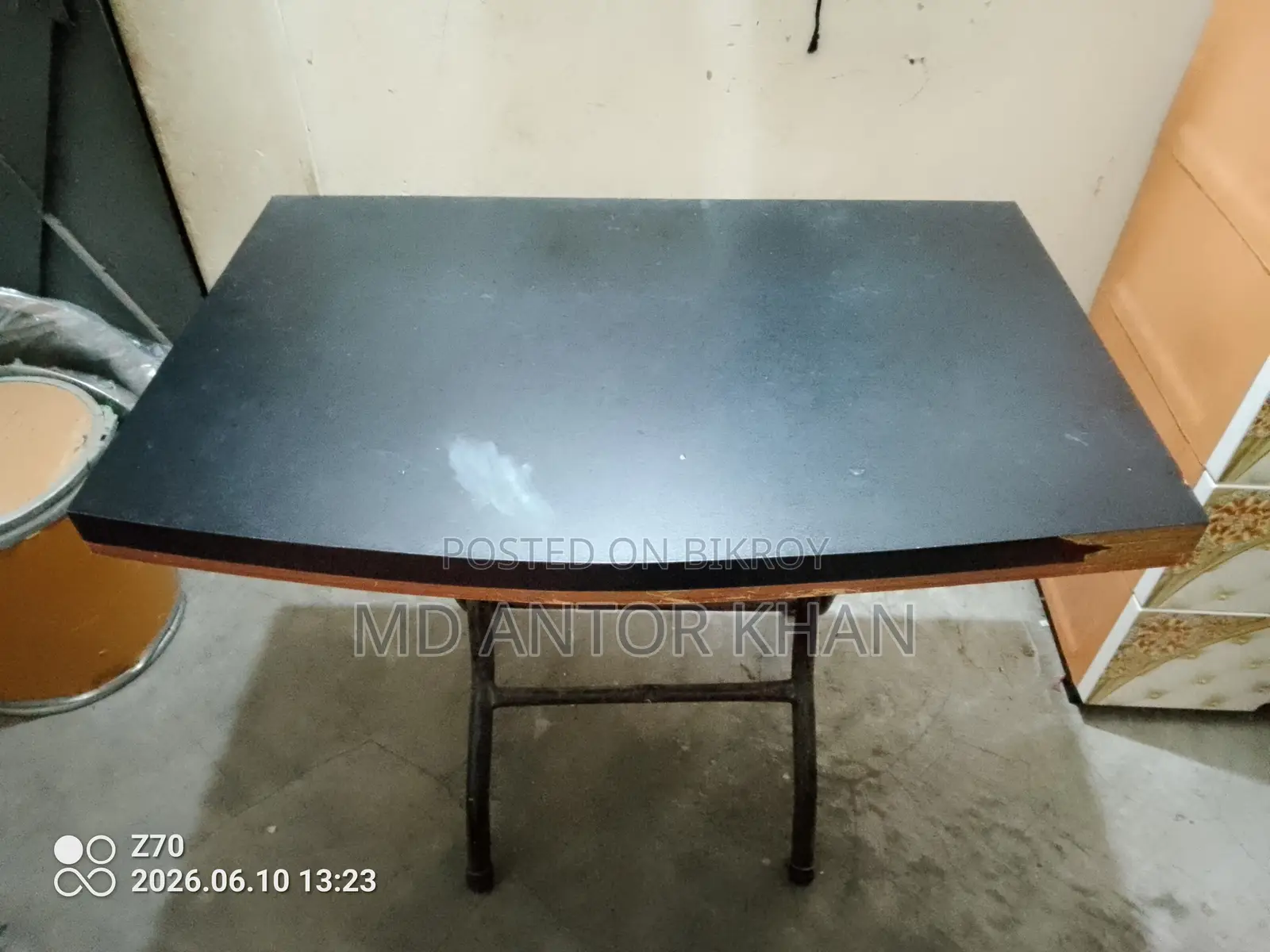 পারটেক্স ফোল্ডিং টেবিল।