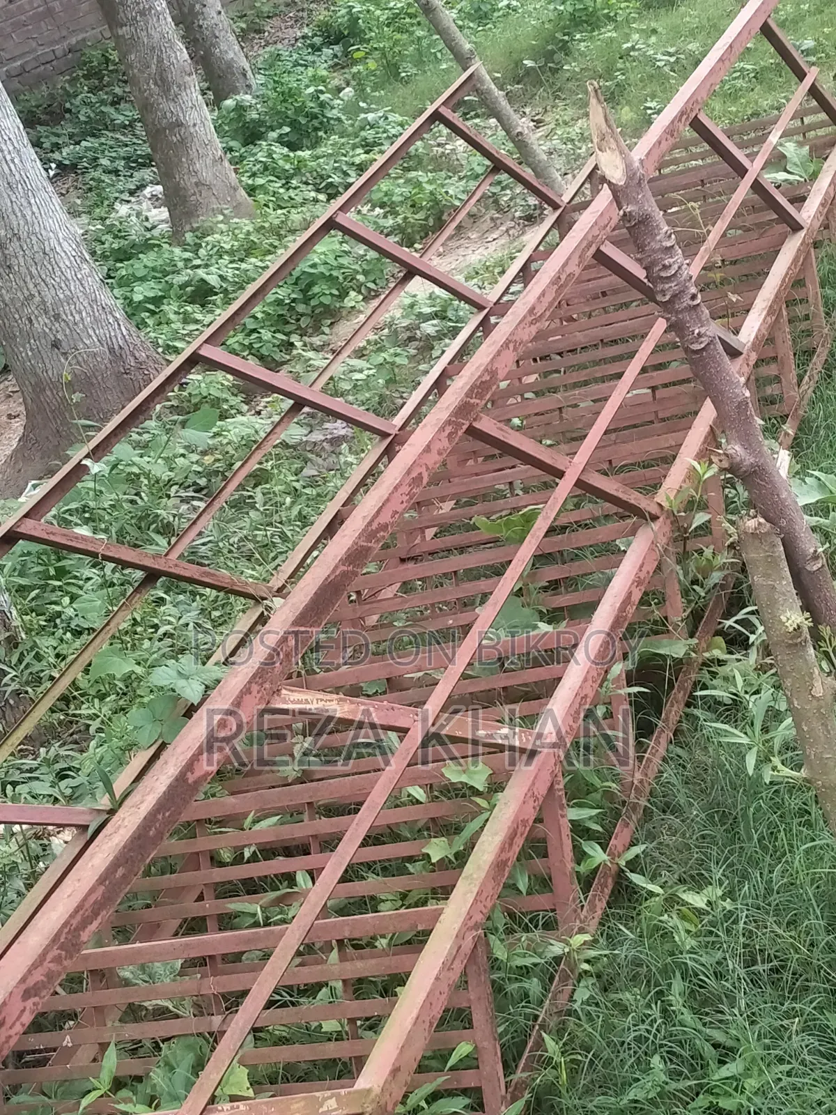 নতুন সিড়ি খালি ১বছর ব্যবহৃত
