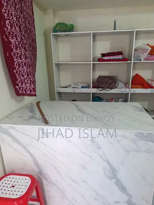 তাক ও টেবিল