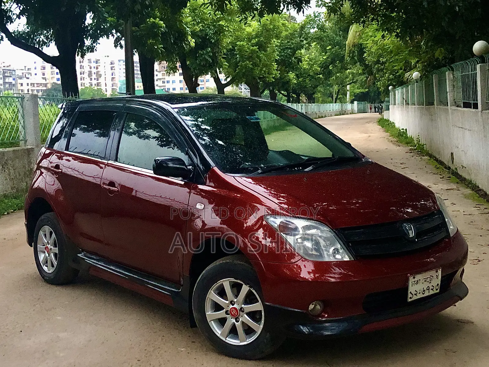 Toyota IST 2005 Maroon