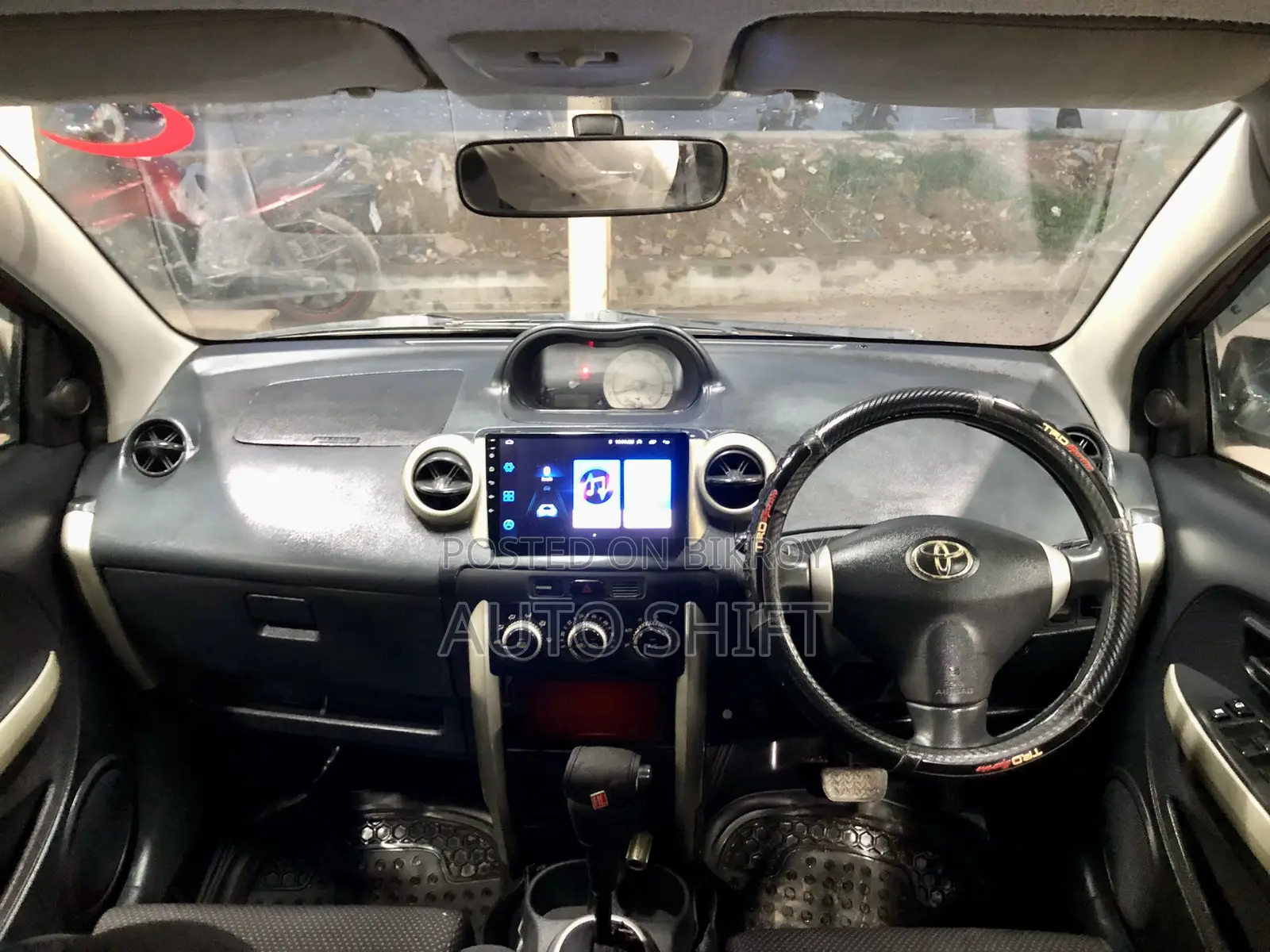 Toyota IST 2005 Maroon