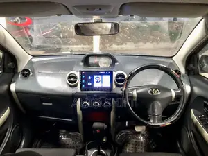 Toyota IST 2005 Maroon
