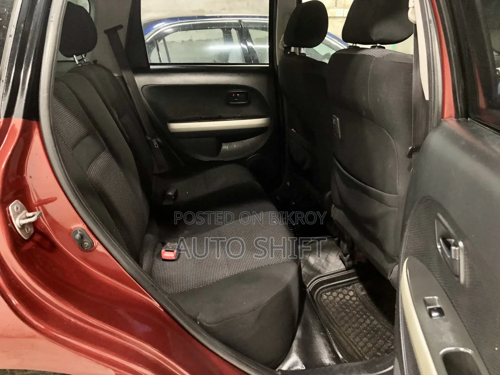 Toyota IST 2005 Maroon