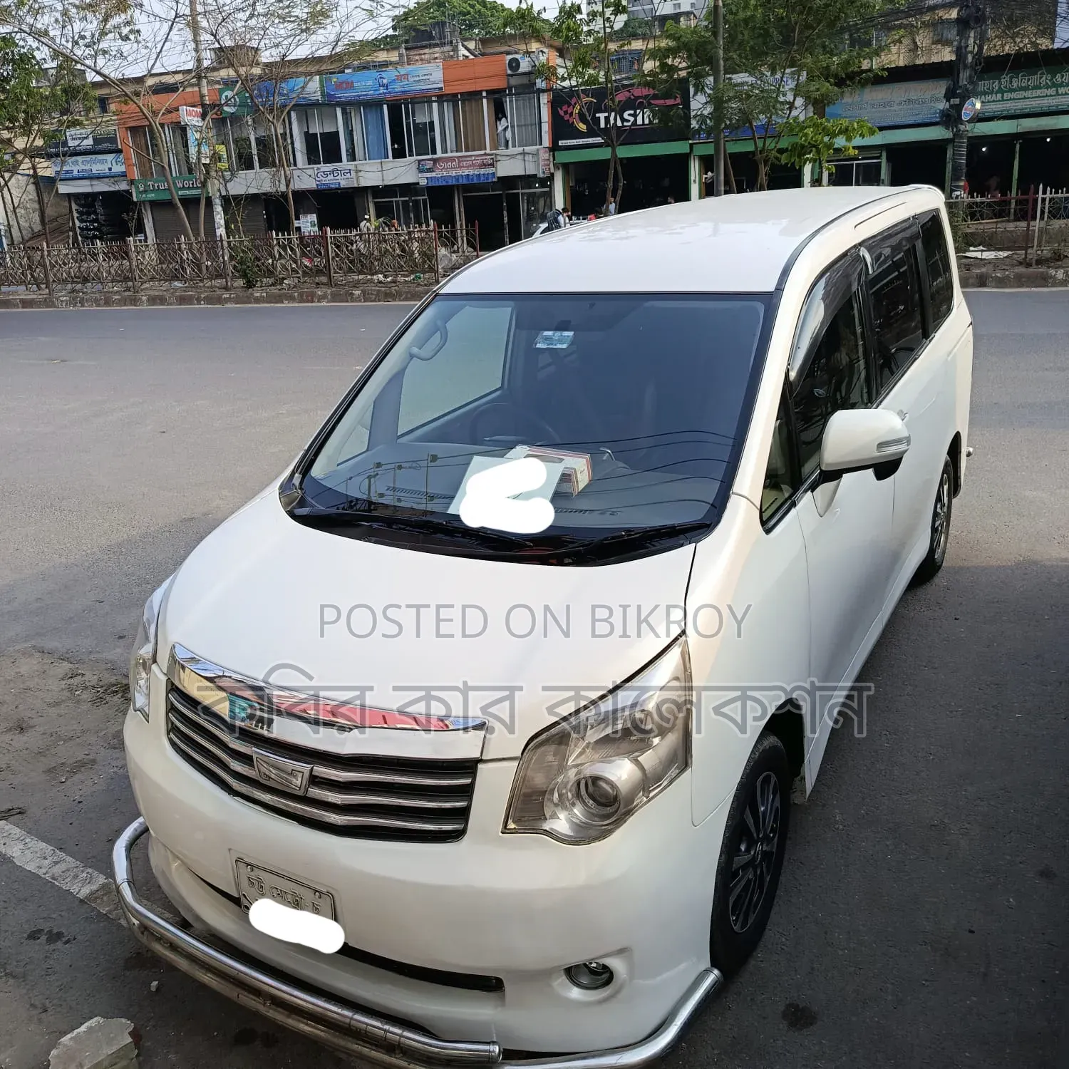 Toyota Noah 2013 White